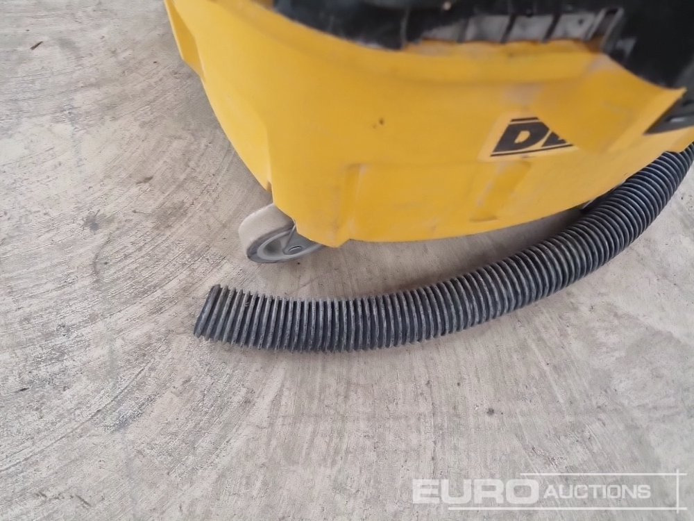 معدات البناء Dewalt DWV901L 110 Volt Industrial Vacuum Cleaner: صورة 13