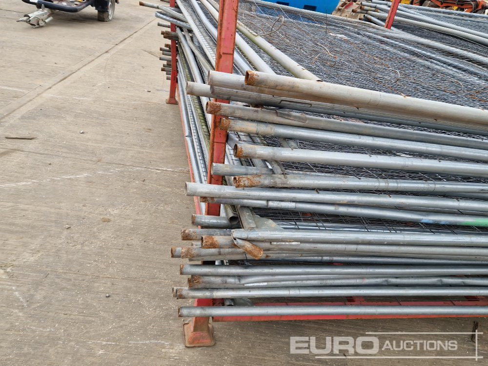 معدات البناء Stillage of Heras Fencing (2 of): صورة 19