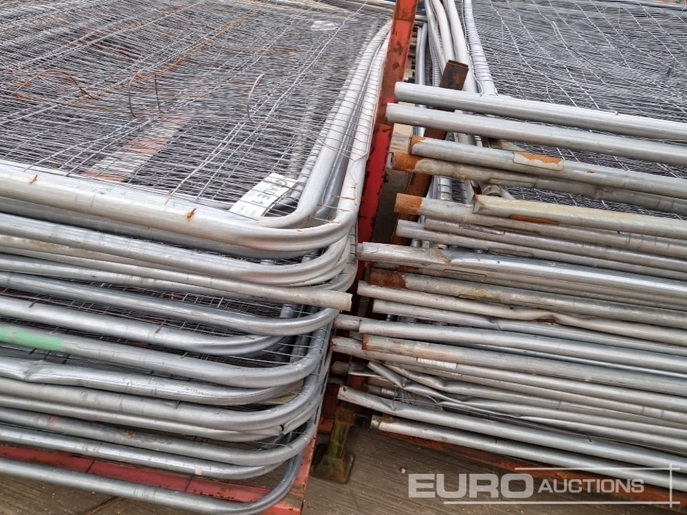 معدات البناء Stillage of Heras Fencing (2 of): صورة 16