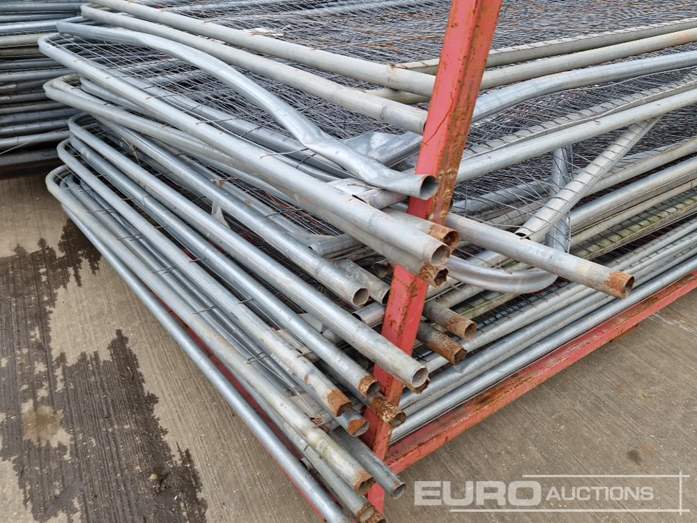 معدات البناء Stillage of Heras Fencing (2 of): صورة 9