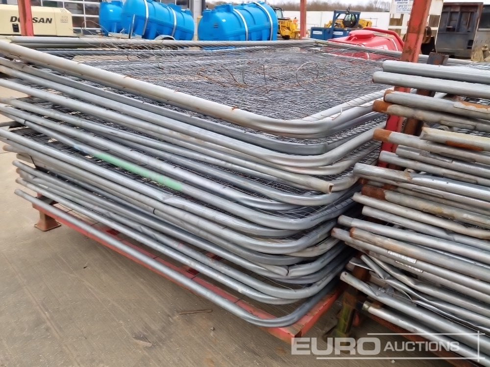 معدات البناء Stillage of Heras Fencing (2 of): صورة 18