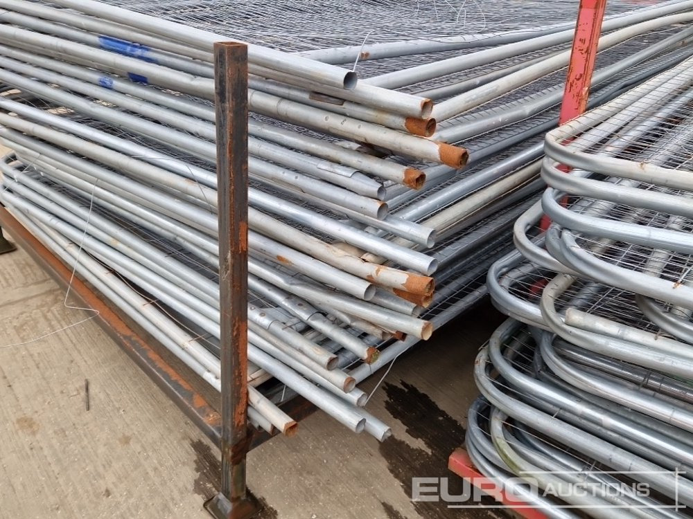 معدات البناء Stillage of Heras Fencing (2 of): صورة 11